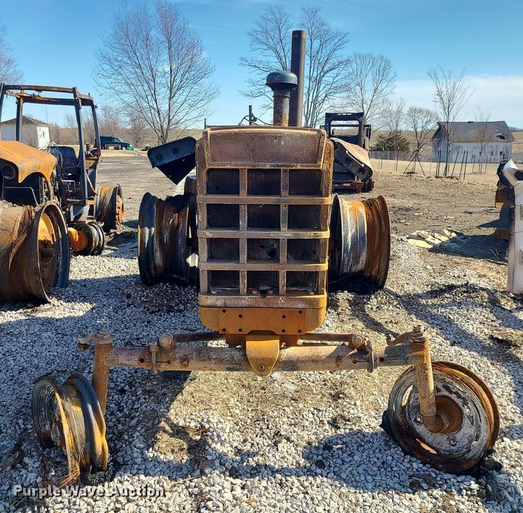 image for item JG9483 1965 Oliver 1850  tractor