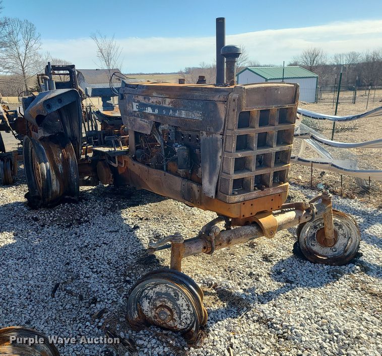 image for item JG9483 1965 Oliver 1850  tractor