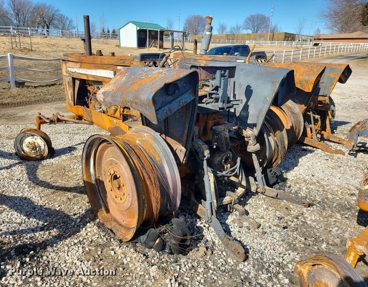 image for item JG9483 1965 Oliver 1850  tractor