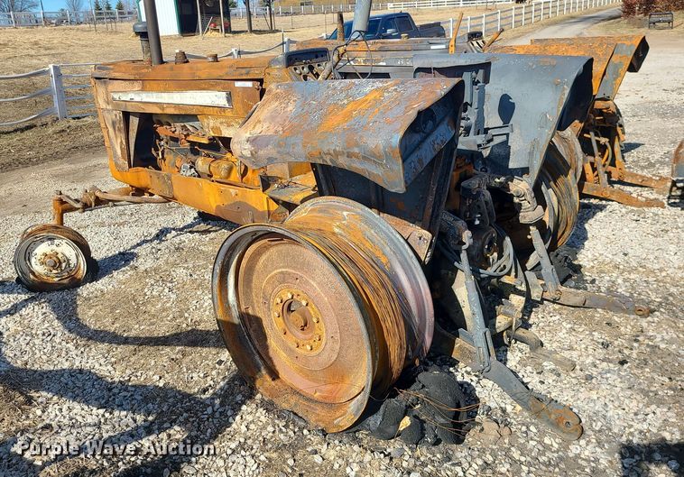 image for item JG9483 1965 Oliver 1850  tractor