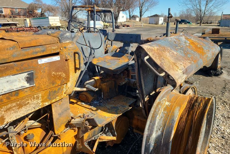 image for item JG9483 1965 Oliver 1850  tractor