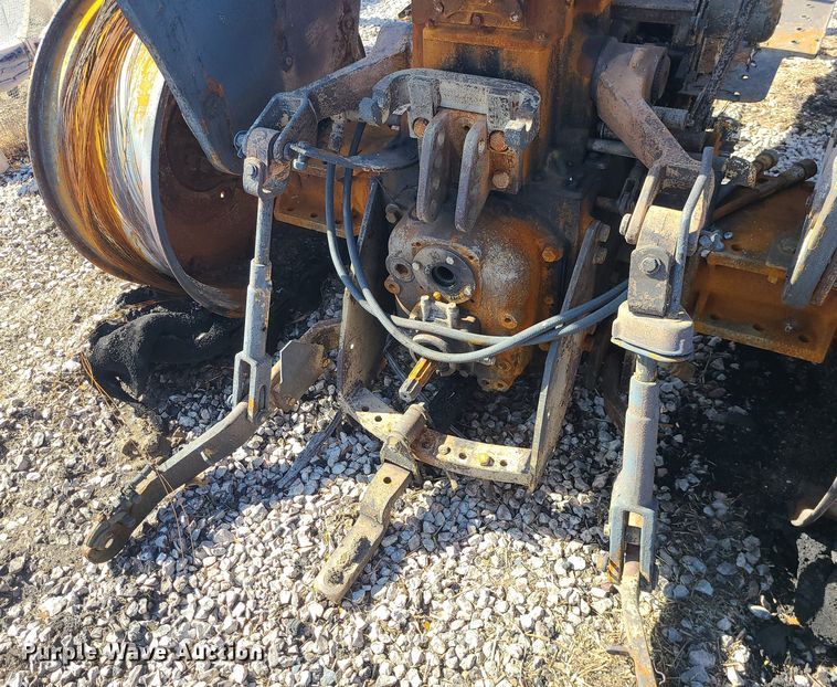 image for item JG9483 1965 Oliver 1850  tractor