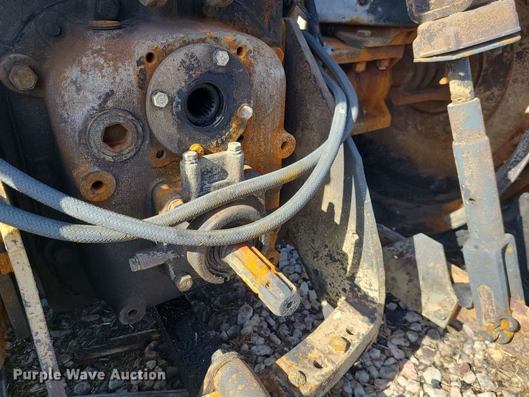 image for item JG9483 1965 Oliver 1850  tractor