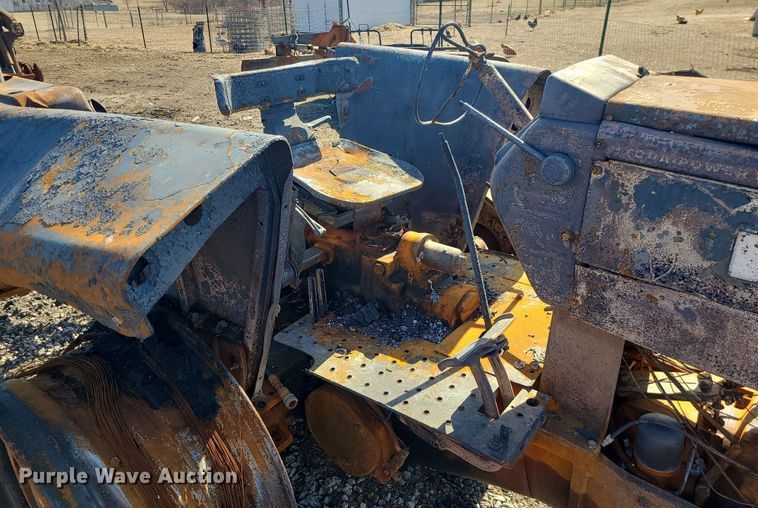 image for item JG9483 1965 Oliver 1850  tractor