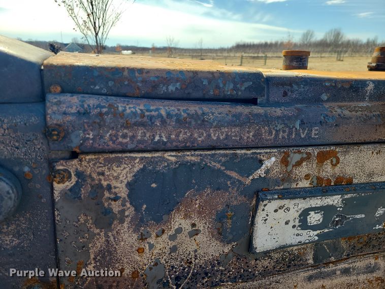 image for item JG9483 1965 Oliver 1850  tractor