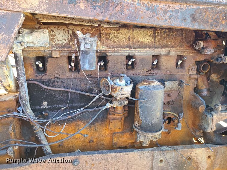 image for item JG9483 1965 Oliver 1850  tractor