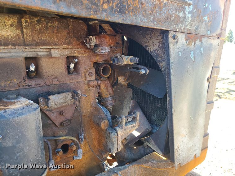 image for item JG9483 1965 Oliver 1850  tractor