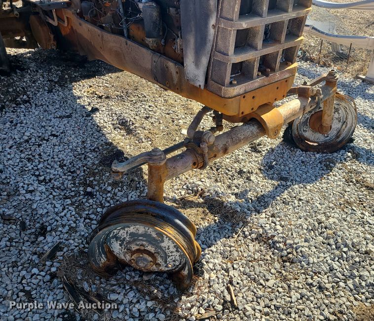 image for item JG9483 1965 Oliver 1850  tractor