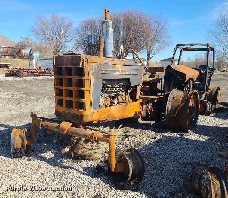 image for item JG9484 Oliver 1800  tractor