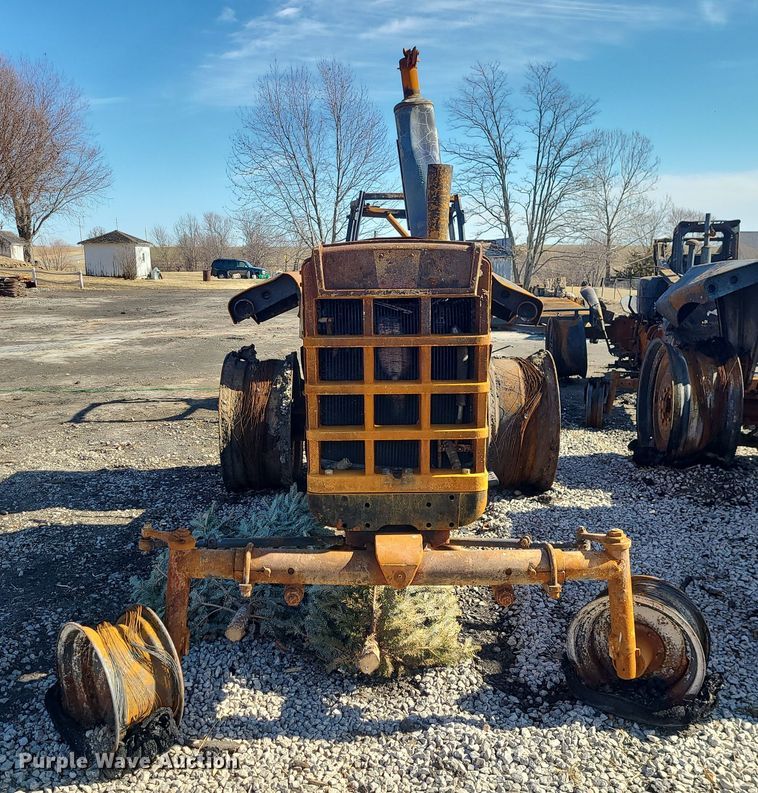 image for item JG9484 Oliver 1800  tractor