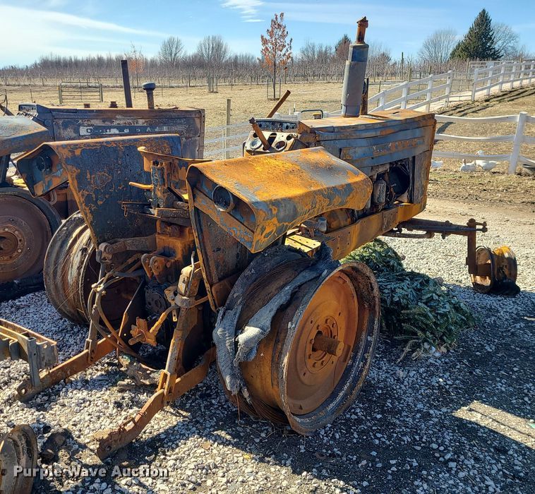 image for item JG9484 Oliver 1800  tractor