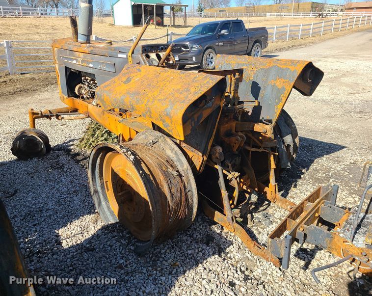 image for item JG9484 Oliver 1800  tractor