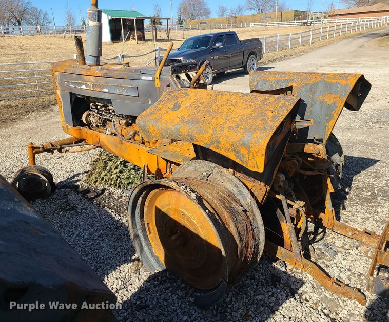 image for item JG9484 Oliver 1800  tractor