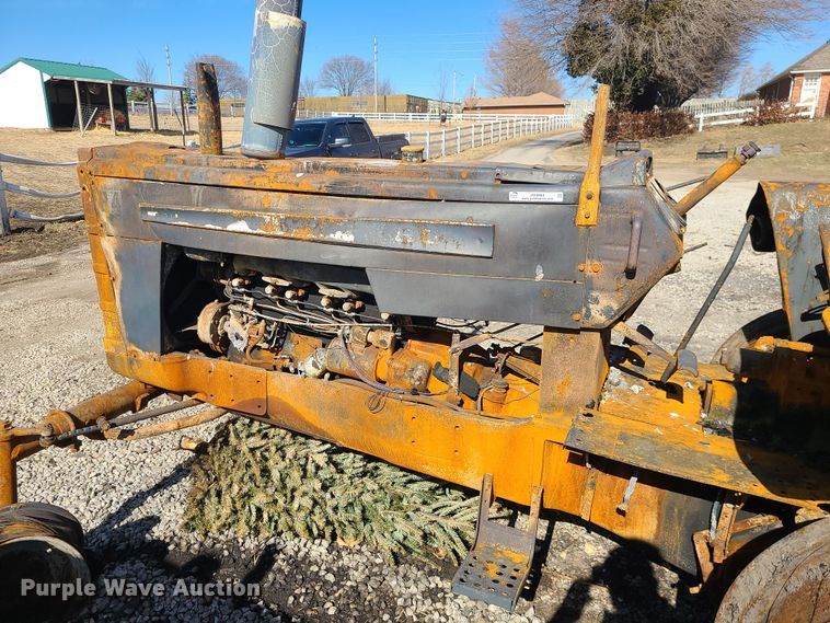 image for item JG9484 Oliver 1800  tractor