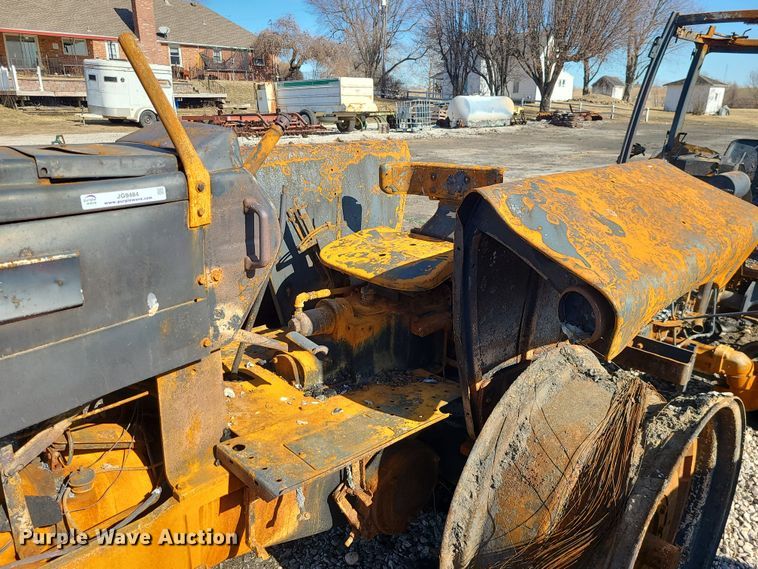 image for item JG9484 Oliver 1800  tractor