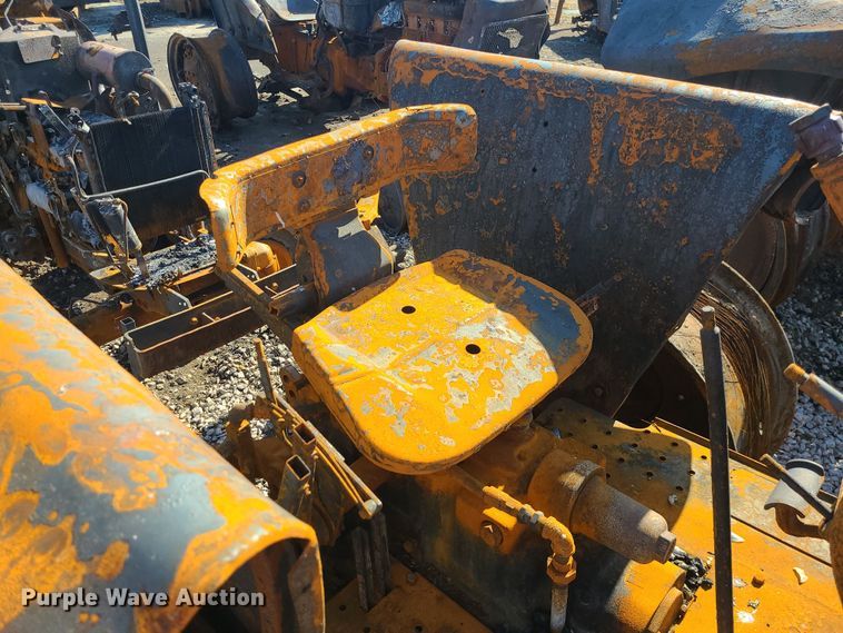 image for item JG9484 Oliver 1800  tractor