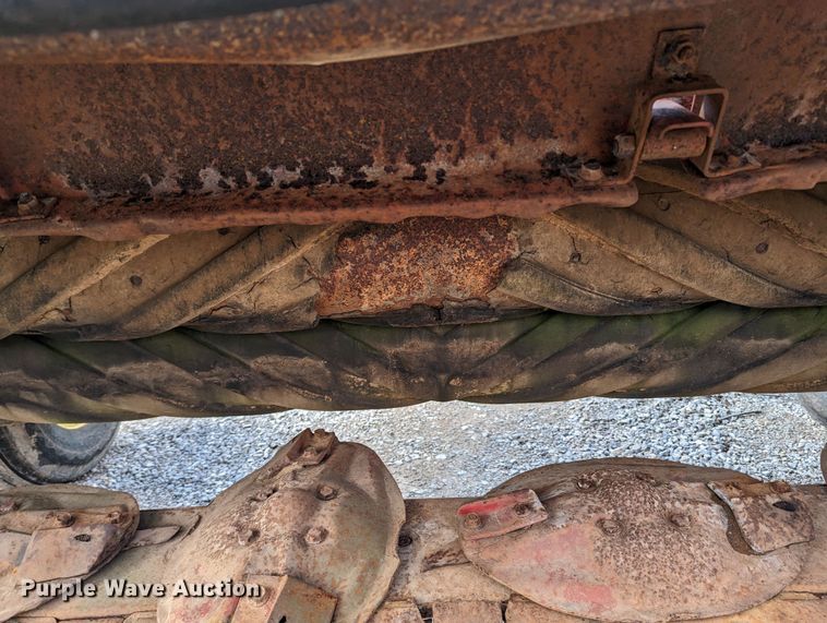 image for item LF9609 1990 New Holland 411 Discbine  swather / windrower