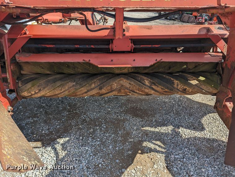 image for item LF9609 1990 New Holland 411 Discbine  swather / windrower