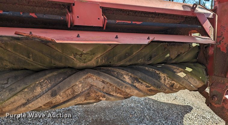 image for item LF9609 1990 New Holland 411 Discbine  swather / windrower