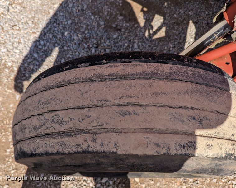 image for item LF9609 1990 New Holland 411 Discbine  swather / windrower