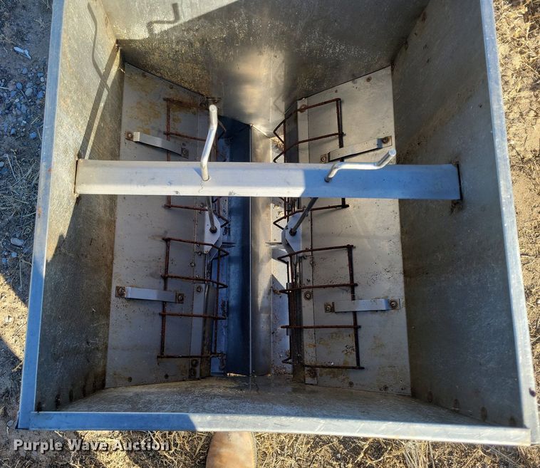 image for item LG9485 (8) Smidley hog feeders