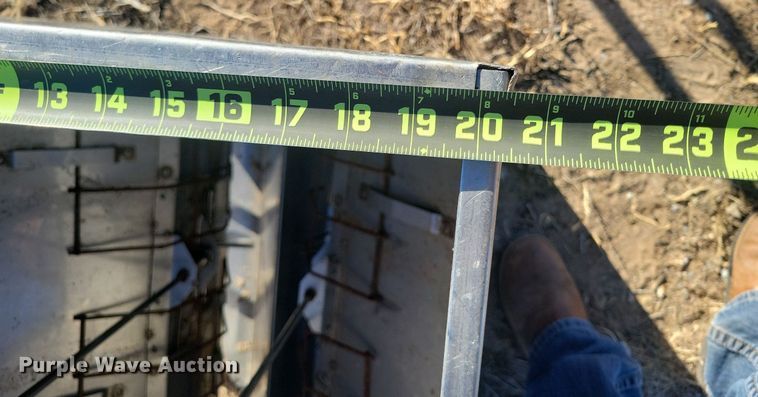 image for item LG9485 (8) Smidley hog feeders