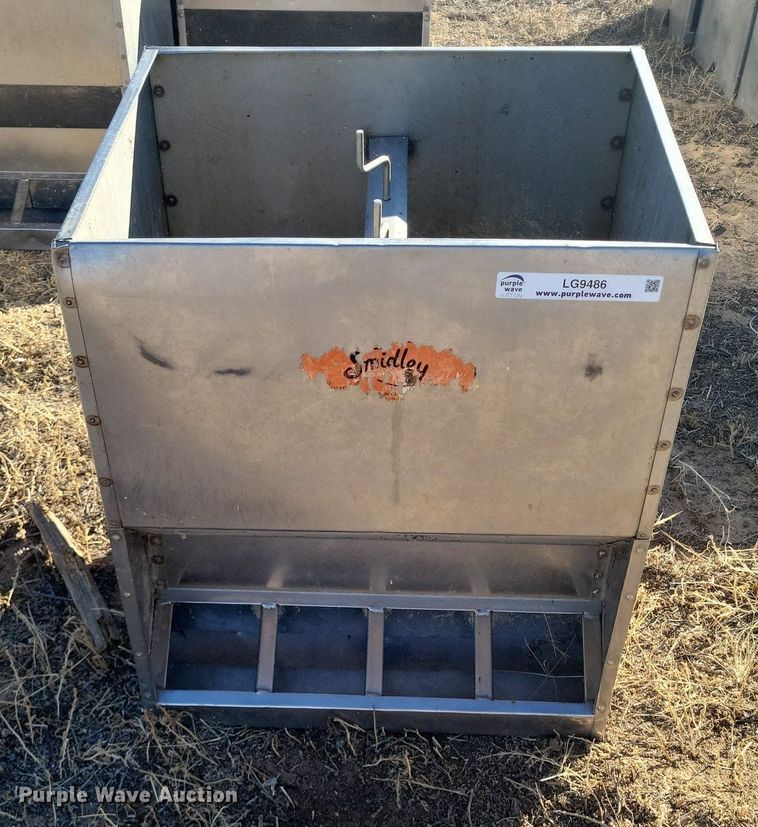 image for item LG9486 (8) Smidley hog feeders