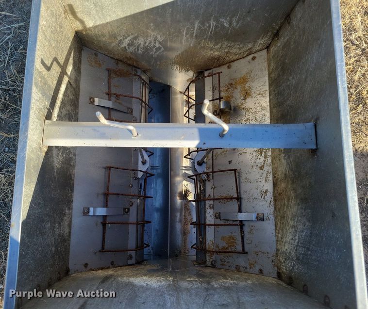 image for item LG9486 (8) Smidley hog feeders