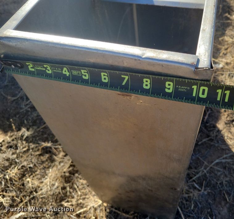 image for item LG9487 (8) Smidley hog feeders