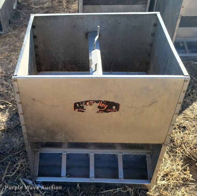 image for item LG9487 (8) Smidley hog feeders