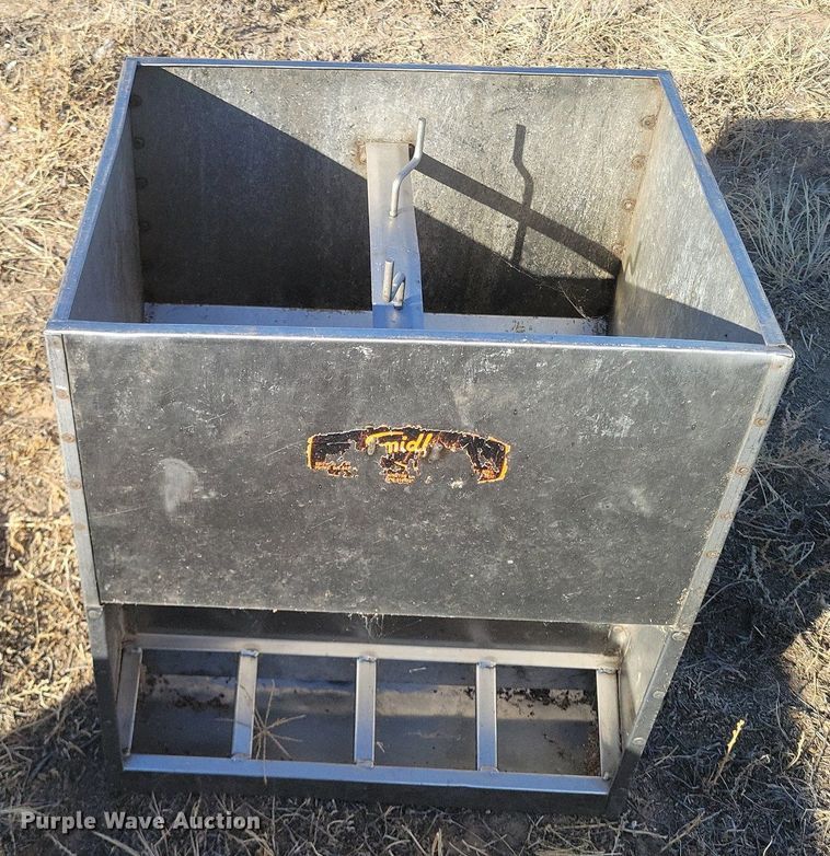 image for item LG9487 (8) Smidley hog feeders