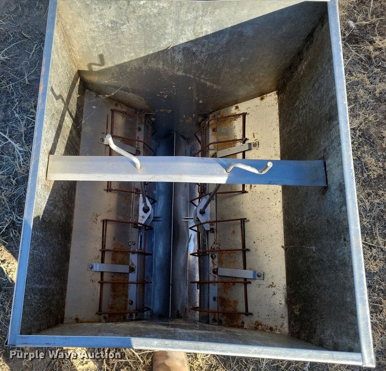 image for item LG9487 (8) Smidley hog feeders