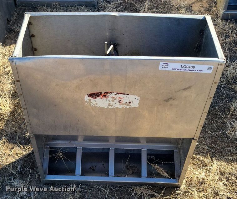 image for item LG9488 (8) Smidley hog feeders