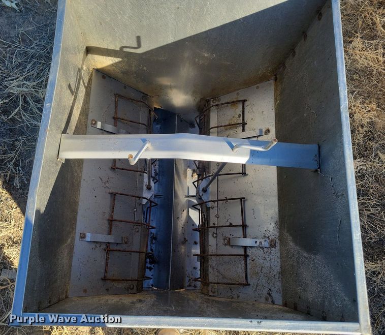 image for item LG9488 (8) Smidley hog feeders