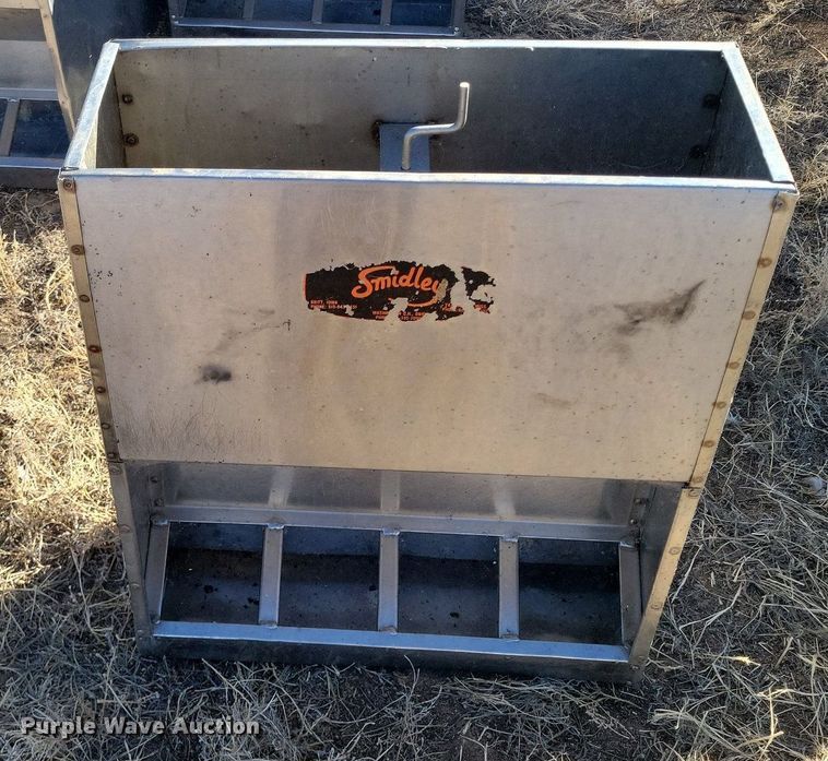 image for item LG9489 (8) Smidley hog feeders