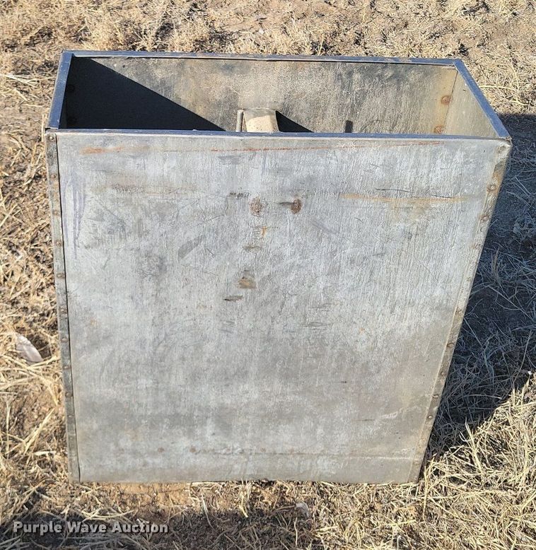 image for item LG9489 (8) Smidley hog feeders