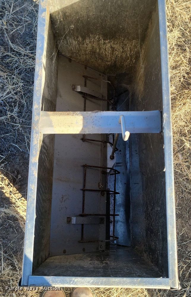 image for item LG9489 (8) Smidley hog feeders