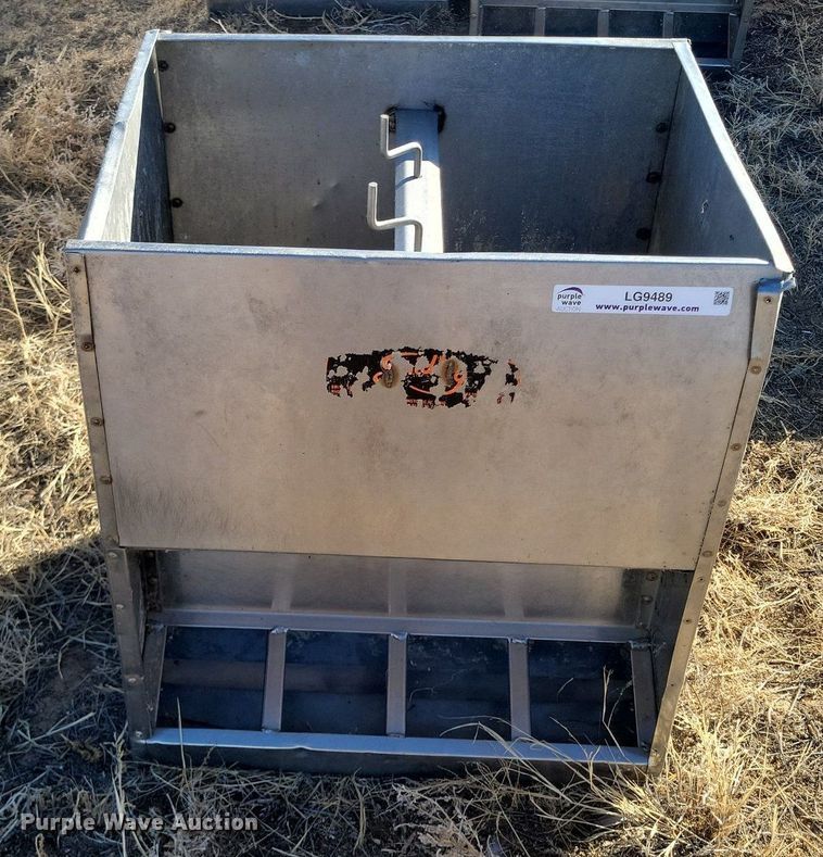 image for item LG9489 (8) Smidley hog feeders