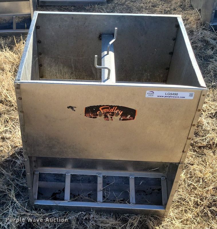 image for item LG9490 (8) Smidley hog feeders