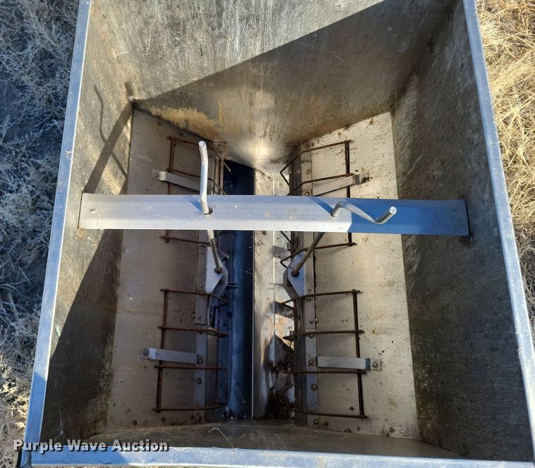 image for item LG9490 (8) Smidley hog feeders