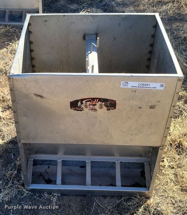 image for item LG9491 (8) Smidley hog feeders