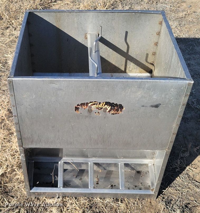 image for item LG9491 (8) Smidley hog feeders