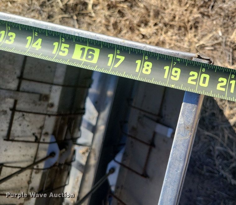 image for item LG9491 (8) Smidley hog feeders