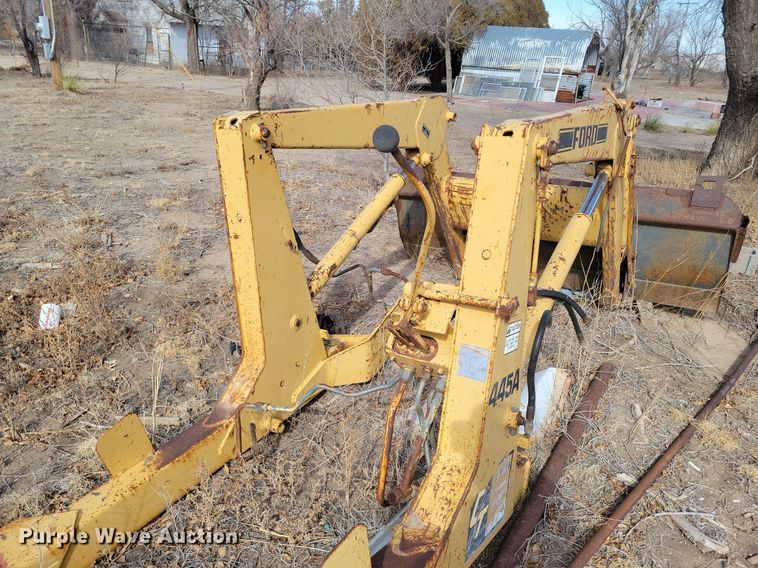 image for item LG9504 Ford 19-856  loader