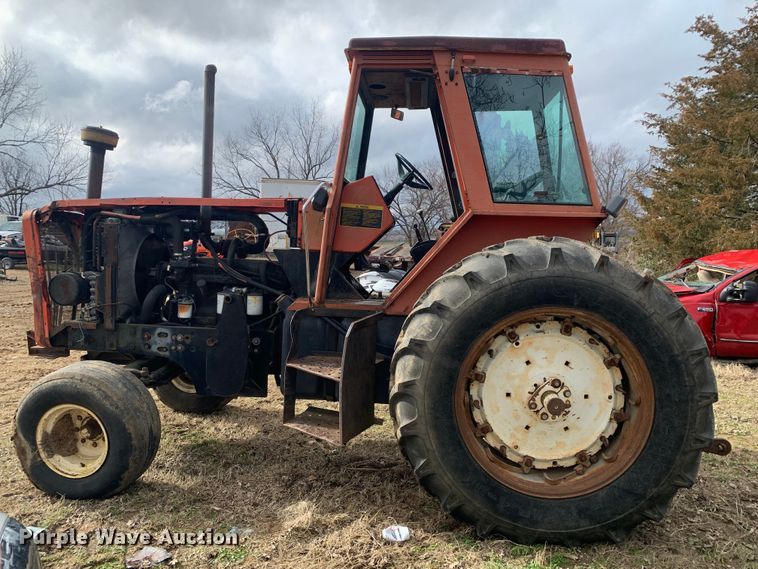 image for item LI9081 1979 Allis Chalmers 7010  tractor