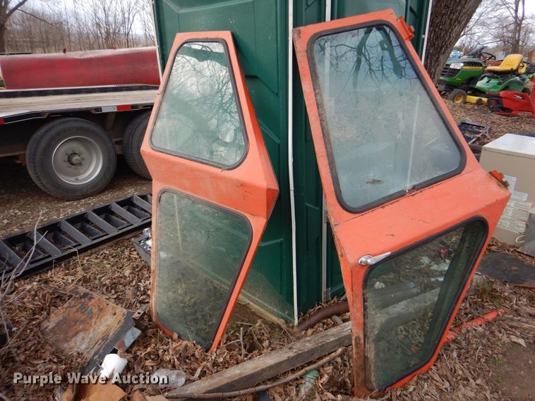 image for item LI9081 1979 Allis Chalmers 7010  tractor