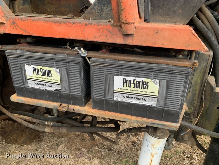 image for item LI9081 1979 Allis Chalmers 7010  tractor