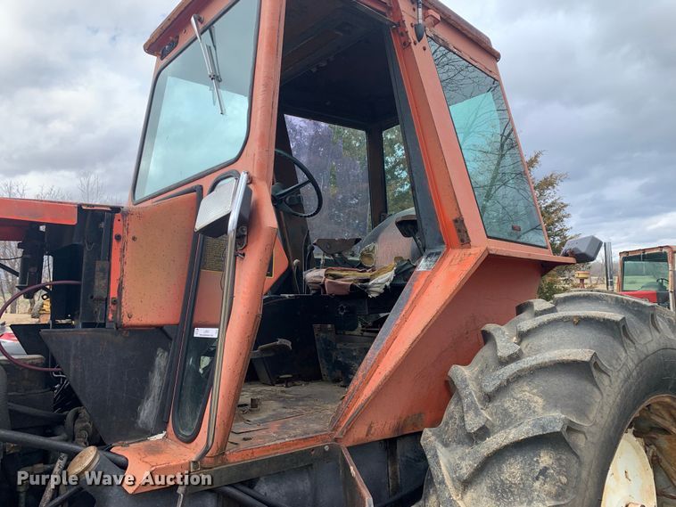 image for item LI9081 1979 Allis Chalmers 7010  tractor