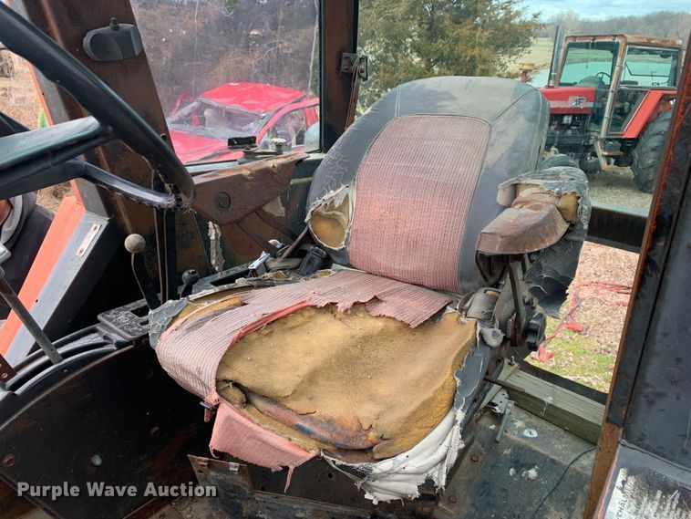 image for item LI9081 1979 Allis Chalmers 7010  tractor