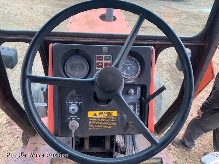 image for item LI9081 1979 Allis Chalmers 7010  tractor